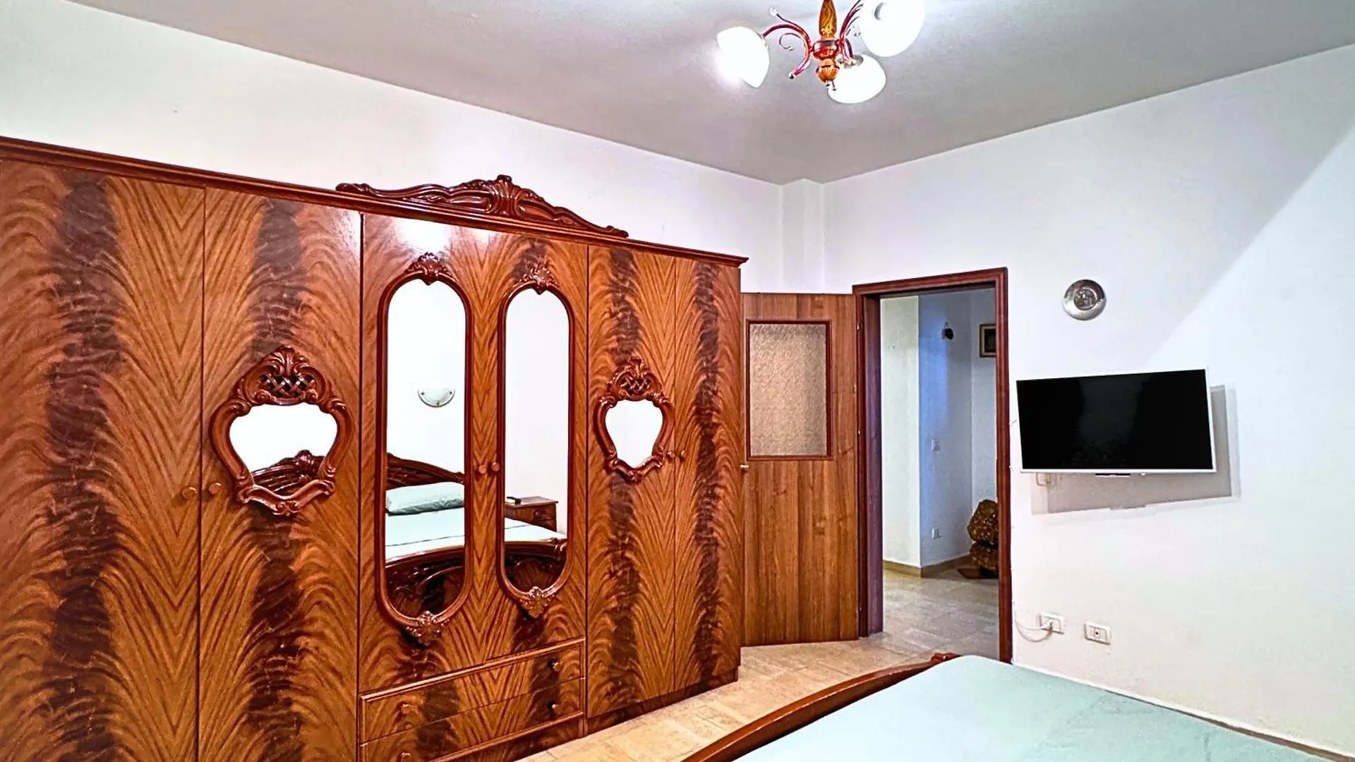 Azalea Apartment Durres 0*,