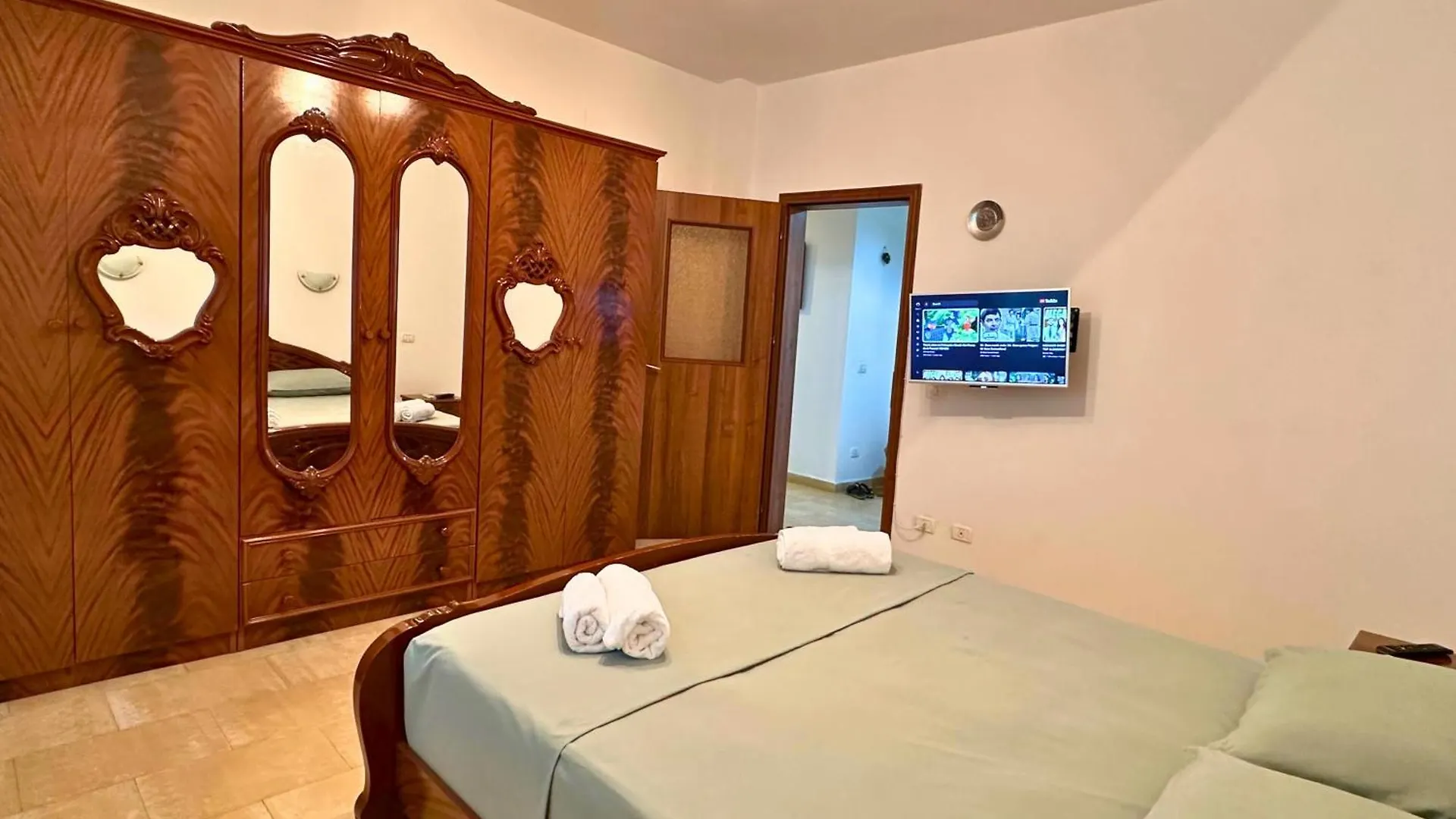Azalea Apartment Durres