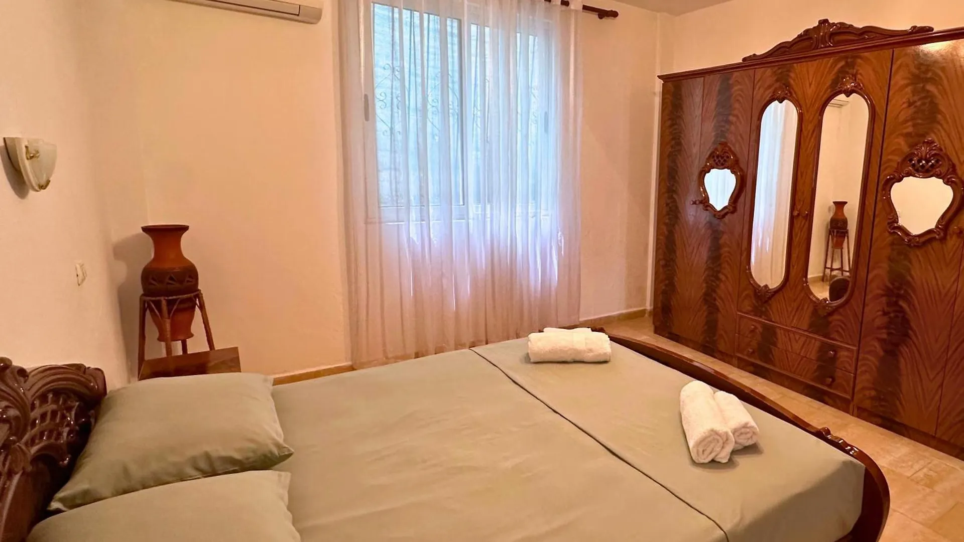Azalea Apartment Durres