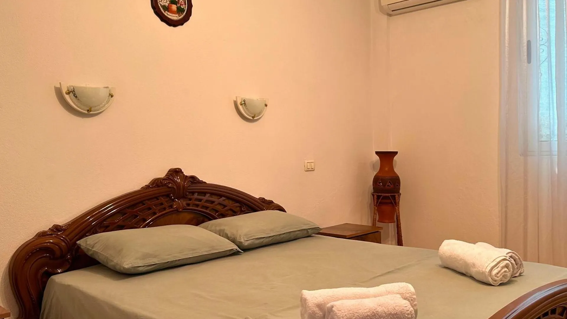 Azalea Apartment Durres